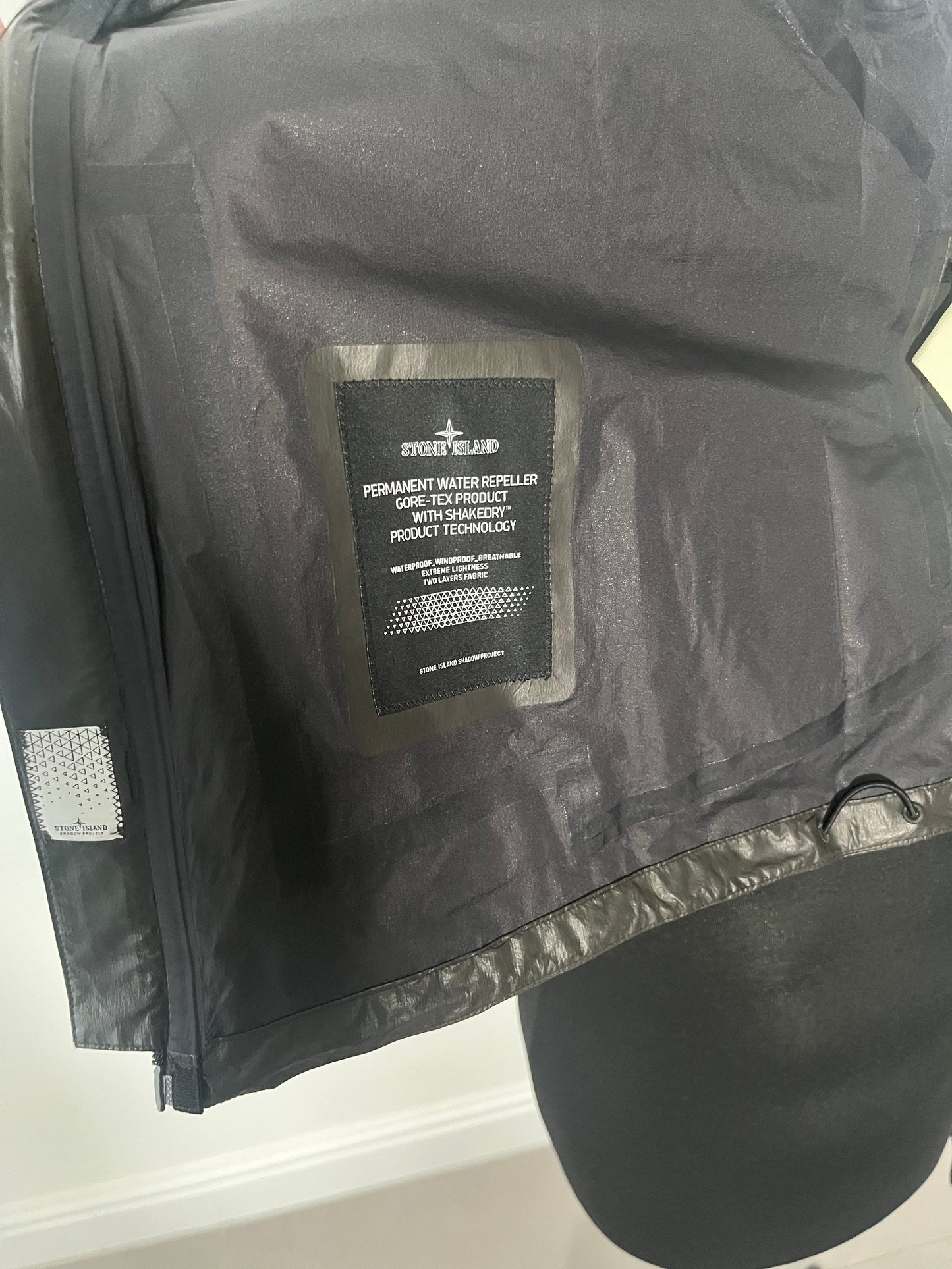 Stone Island Shadow Project Permanent Water Repeller Gore-Tex Product With Shakedry Product Technology (Black)