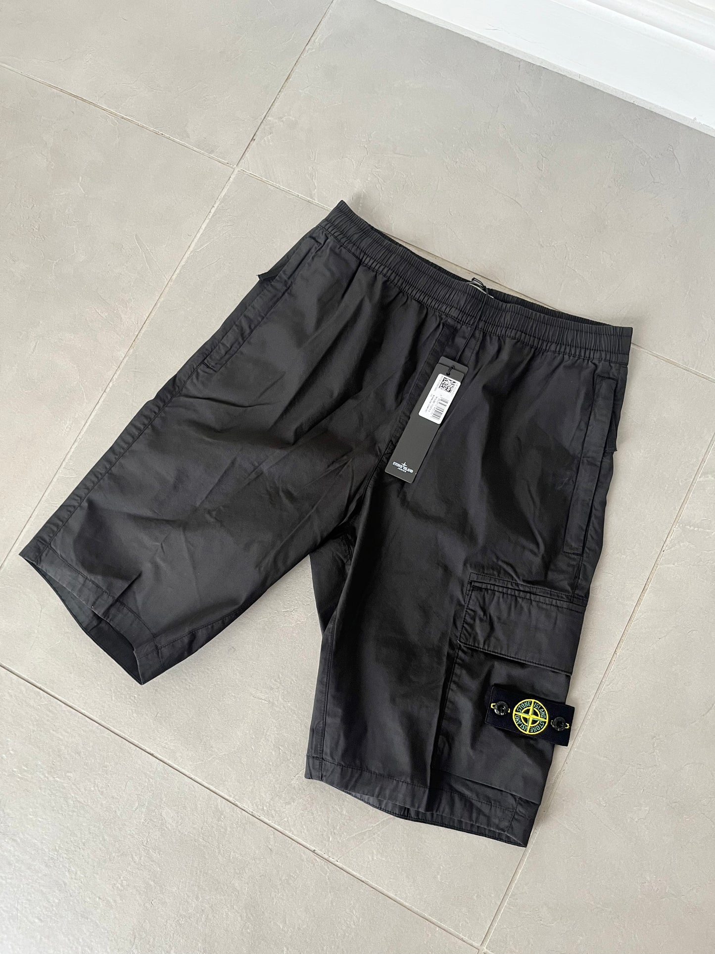 Stone Island Cargo Bermuda Shorts Light Stretch Cotton Canvas (Black)