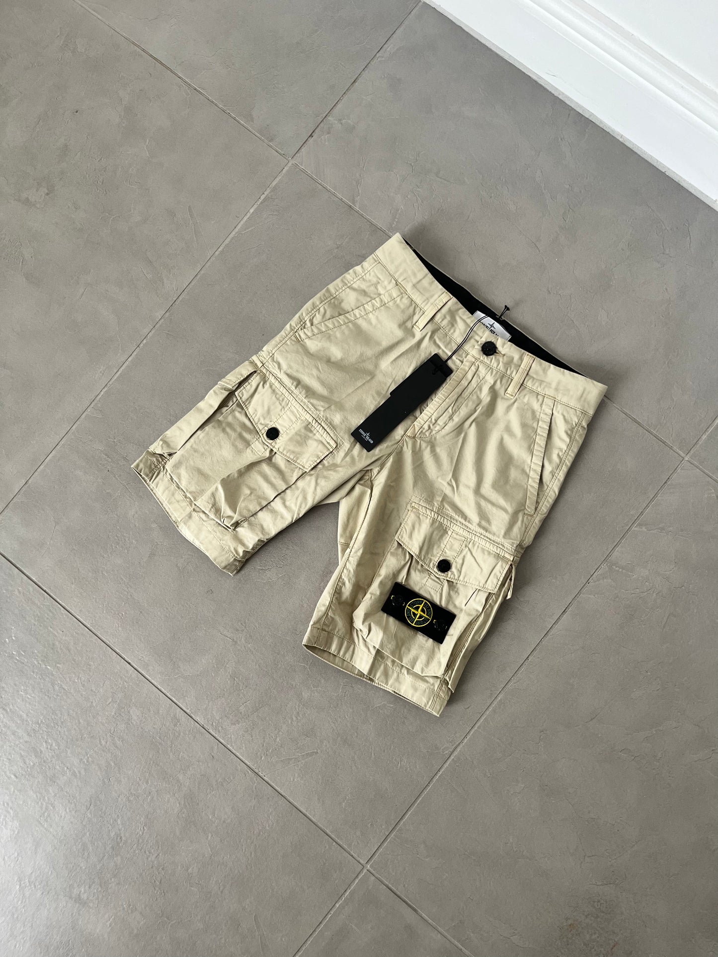 Stone Island Straight Leg Cargo Shorts (Beige)