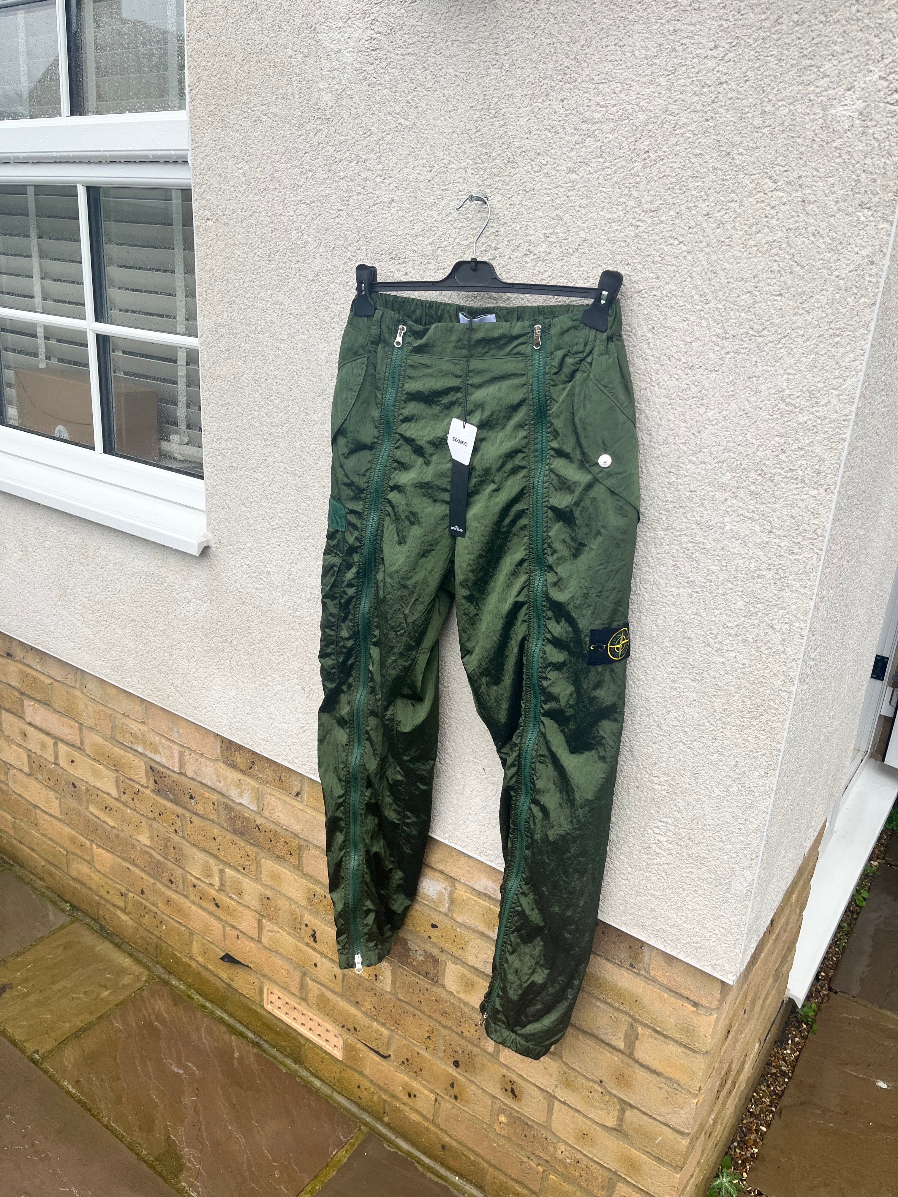 Stone island store pants olive